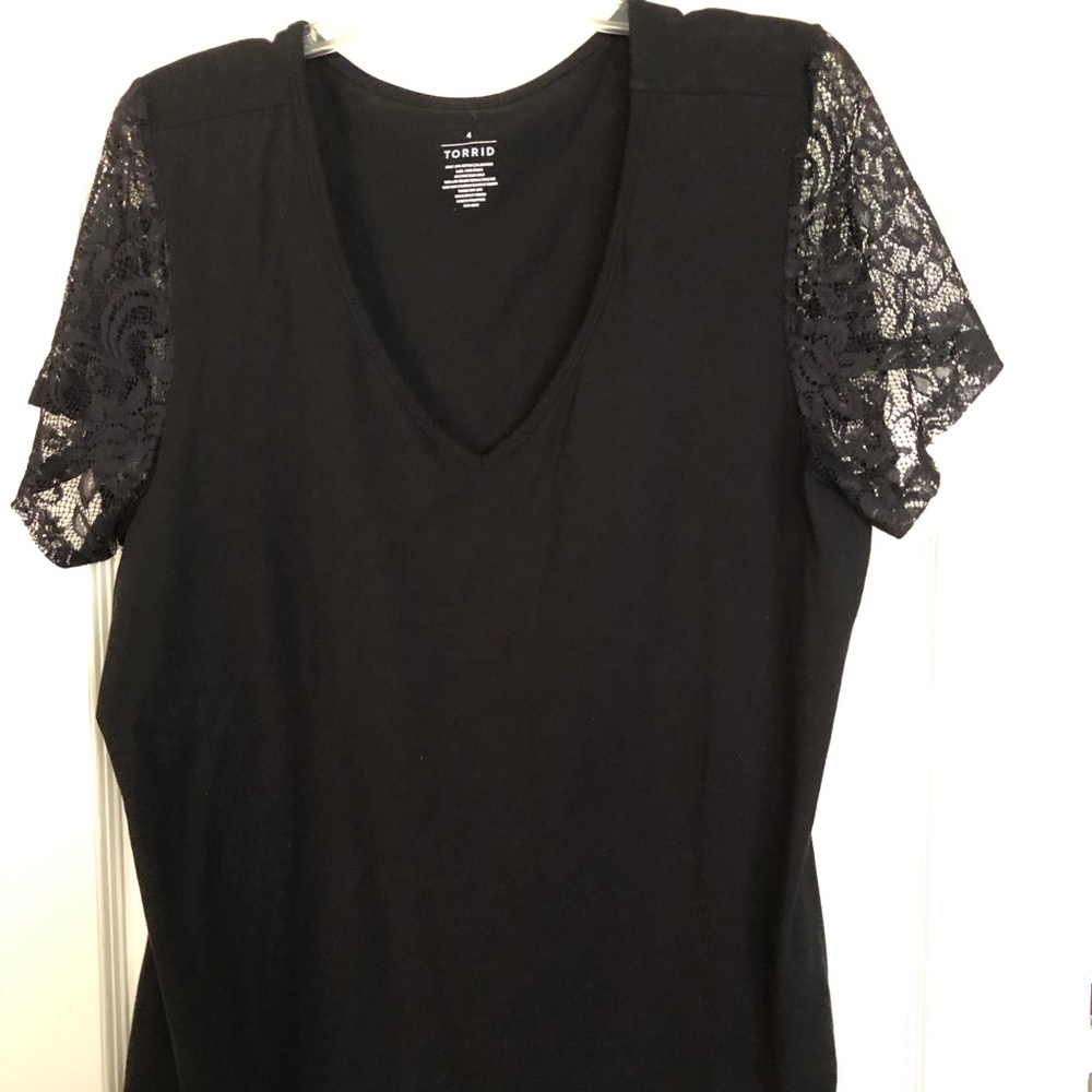 NWOT Torrid Foxy black cotton/lace tee 4x